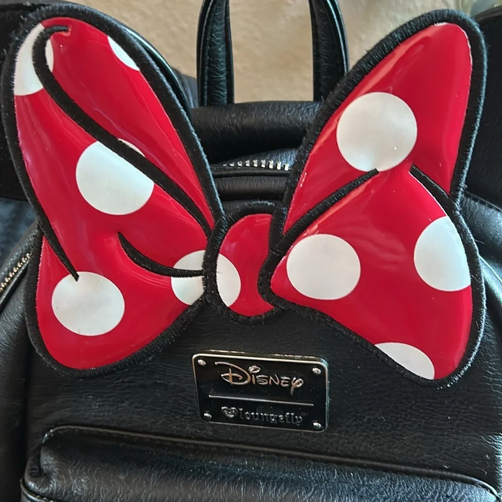 Disney Loungefly Minnie Mouse Bow Mini-Backpack - Picture 3 of 7